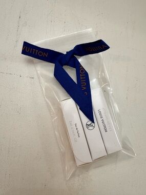 Louis Vuitton Blue Ribbon Perfume Sample Set